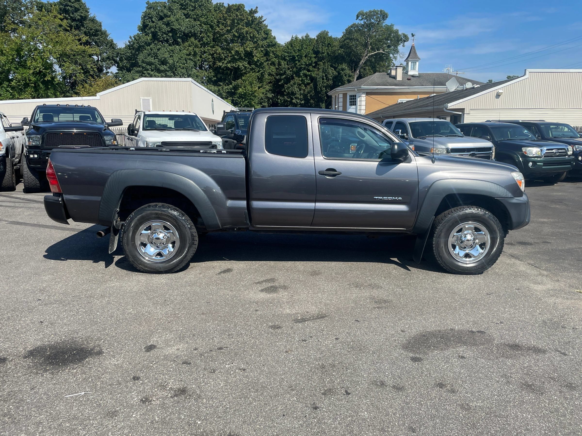 Used 2015 Toyota Tacoma 4x4 Access Cab w/ Convenience Package image 6
