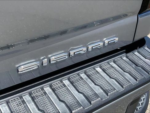 Used 2025 GMC Sierra 2500 Denali w/ Denali Reserve Package AWD/4WD image 9