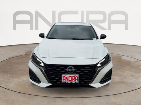 Used 2023 Nissan Altima 2.5 SR w/ SR Premium Package FWD image 5