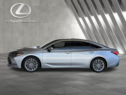 Used 2019 Toyota Avalon Limited w/ Advanced Safety Package FWD image 1