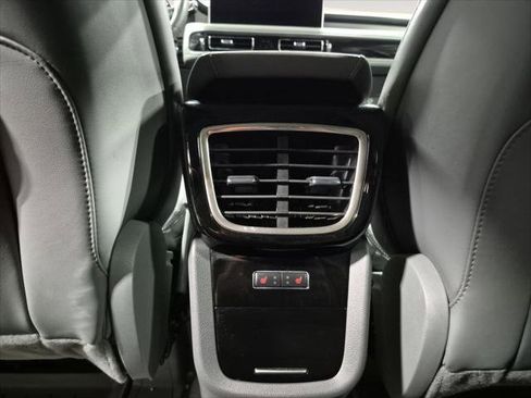 Certified 2021 Lincoln Nautilus Reserve image 24