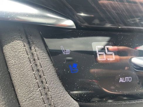 Used 2023 Cadillac XT6 Premium Luxury AWD/4WD image 15