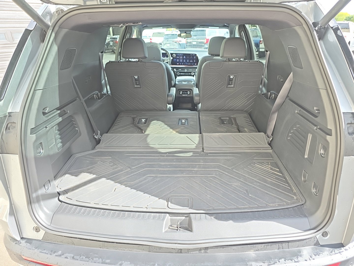 Used 2025 Chevrolet Traverse Z71 AWD/4WD image 27