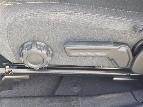 Used 2024 Jeep Gladiator Sport AWD/4WD image 17