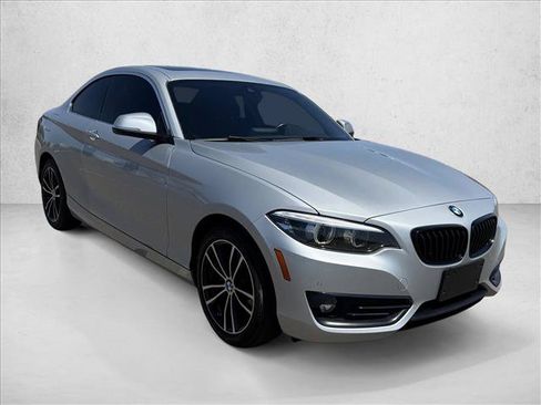 Used 2020 BMW 230i Coupe w/ Convenience Package RWD image 2
