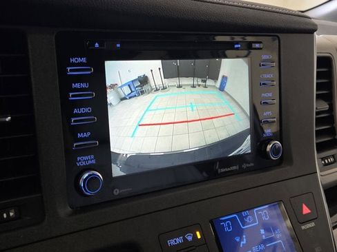 Used 2019 Toyota Sienna XLE Premium image 27