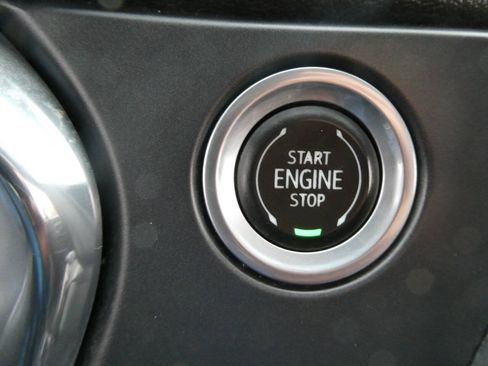 Used 2019 Chevrolet Blazer LT FWD image 18