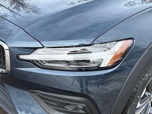 New 2026 Volvo V60 B5 Cross Country Plus w/ Protection Package Premier image 7