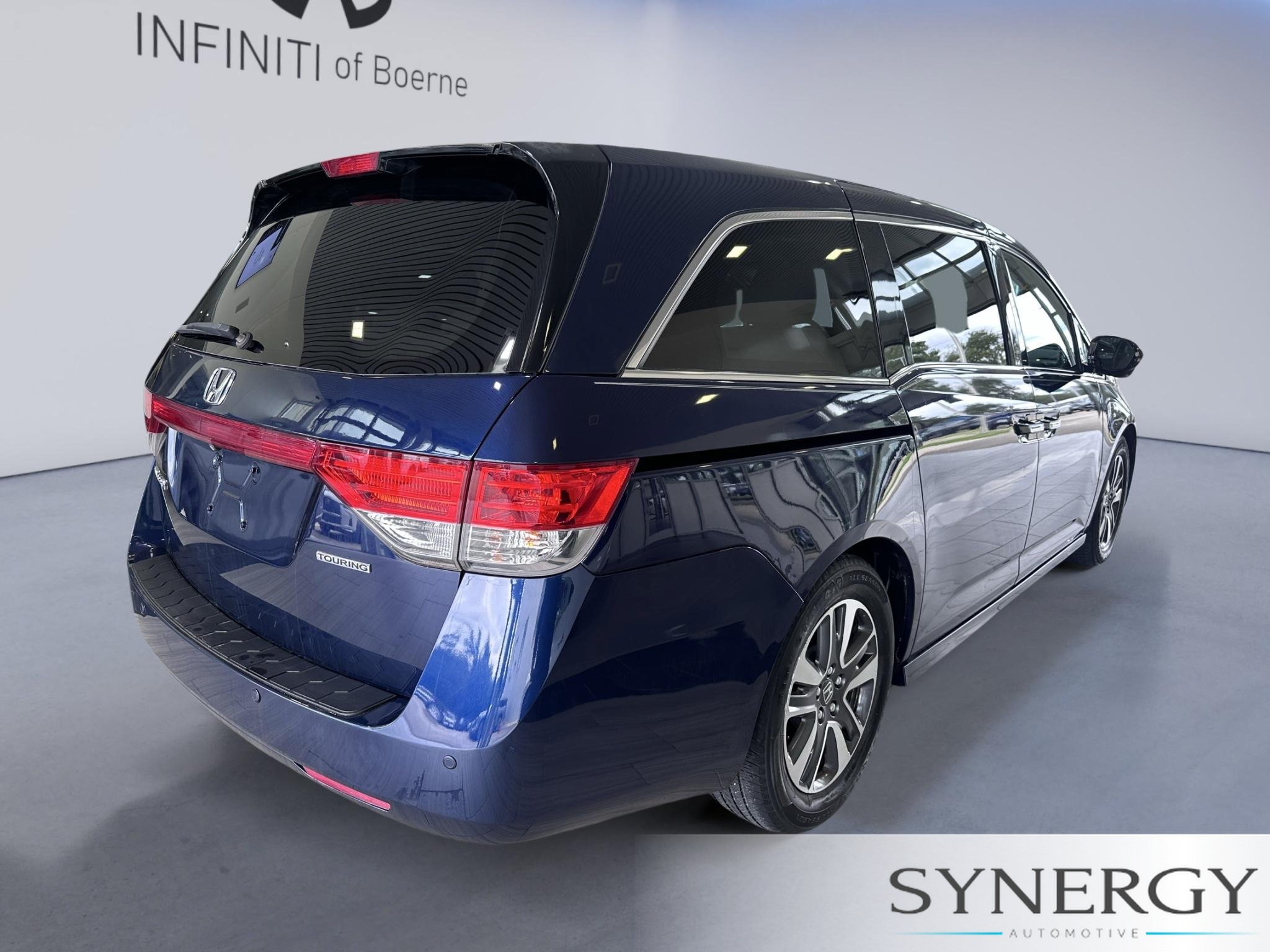 Used 2015 Honda Odyssey Touring image 4