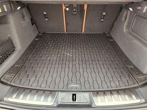 Used 2026 Jaguar F-PACE R-Dynamic S image 30