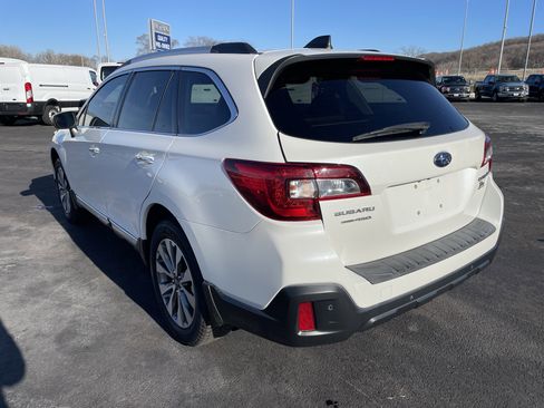 Used 2019 Subaru Outback 2.5i Touring w/ Popular Package #3A image 3