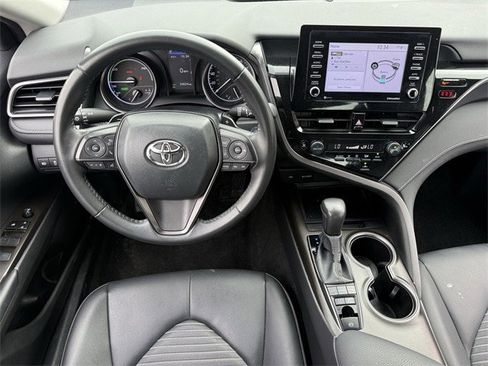 Used 2022 Toyota Corolla LE image 11
