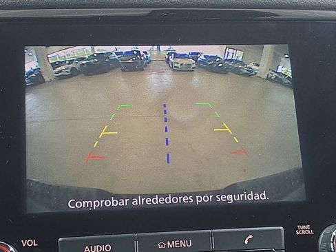 Used 2024 Nissan Titan SV w/ SV Convenience Package RWD image 16