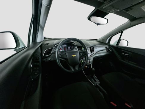 Used 2018 Chevrolet Trax LS FWD image 18