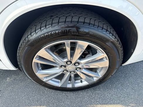 Used 2023 Cadillac XT6 Premium Luxury w/ Technology Package FWD image 11