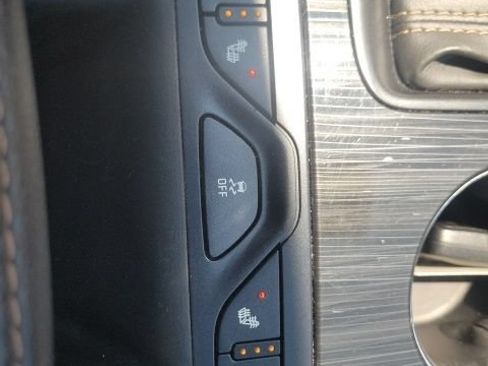 Used 2016 Chevrolet Impala LTZ FWD image 38