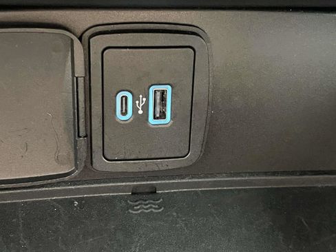 Used 2023 Ford Bronco Black Diamond image 6