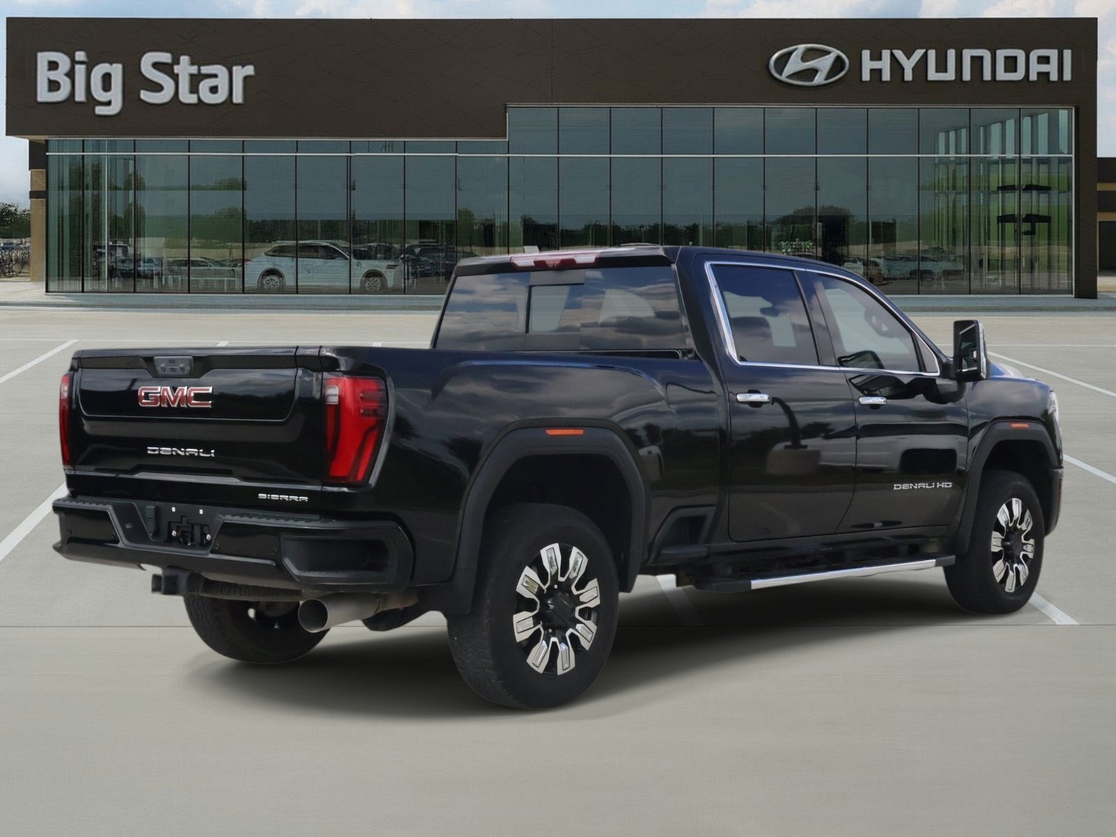 Used 2024 GMC Sierra 2500 Denali w/ Denali Reserve Package AWD/4WD image 4