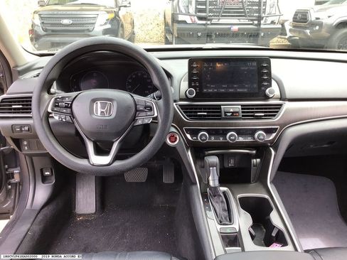 Used 2019 Honda Accord EX image 10