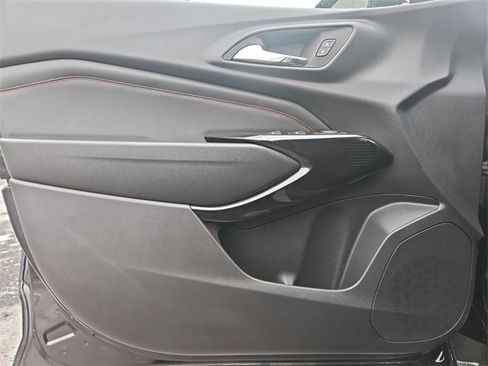 Used 2025 Chevrolet Trax RS w/ Driver Confidence Package image 20