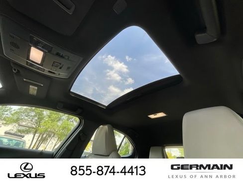 Used 2019 Lexus UX 250h w/ Premium Package AWD/4WD image 21