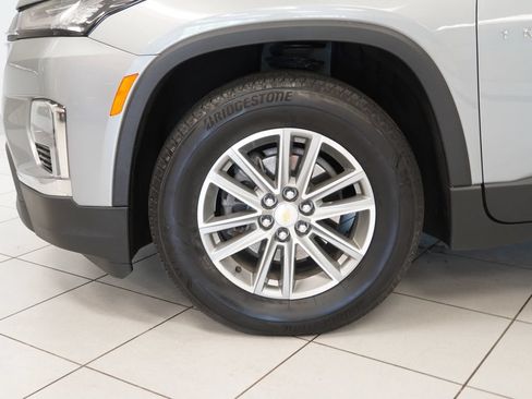 Used 2023 Chevrolet Traverse LT FWD image 19