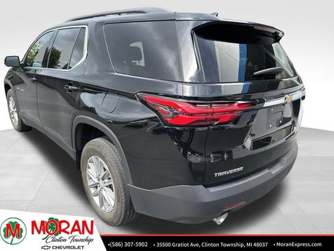Used 2023 Chevrolet Traverse LT FWD image 3