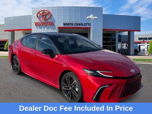 Used 2025 Toyota Camry XSE FWD image 1