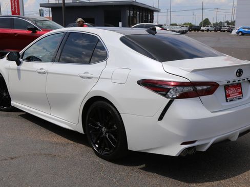 Used 2021 Toyota Camry XSE image 8