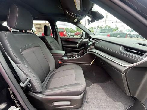 New 2026 Jeep Grand Cherokee Laredo X AWD/4WD image 7