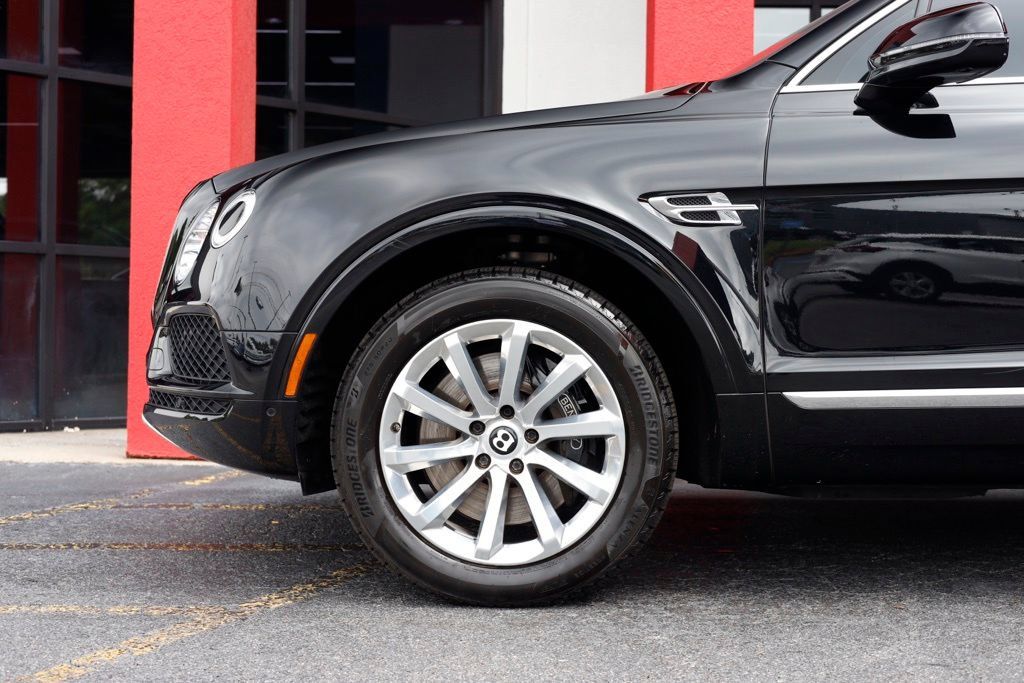 Used 2019 Bentley Bentayga AWD/4WD image 9