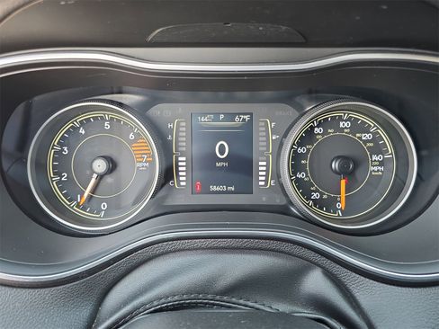 Used 2021 Jeep Cherokee Latitude Plus image 25