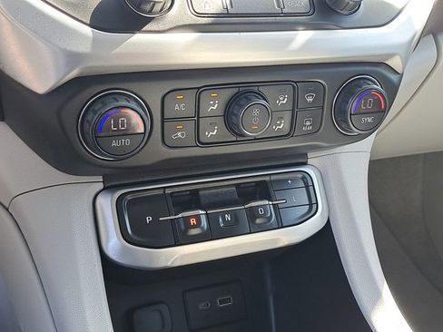 Used 2021 GMC Acadia SLE image 31