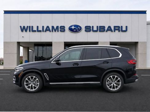 Used 2022 BMW X5 xDrive40i w/ Parking Assistance Package AWD/4WD image 6