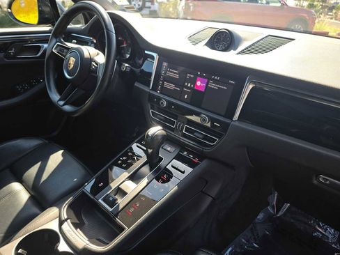 Used 2024 Porsche Macan image 23