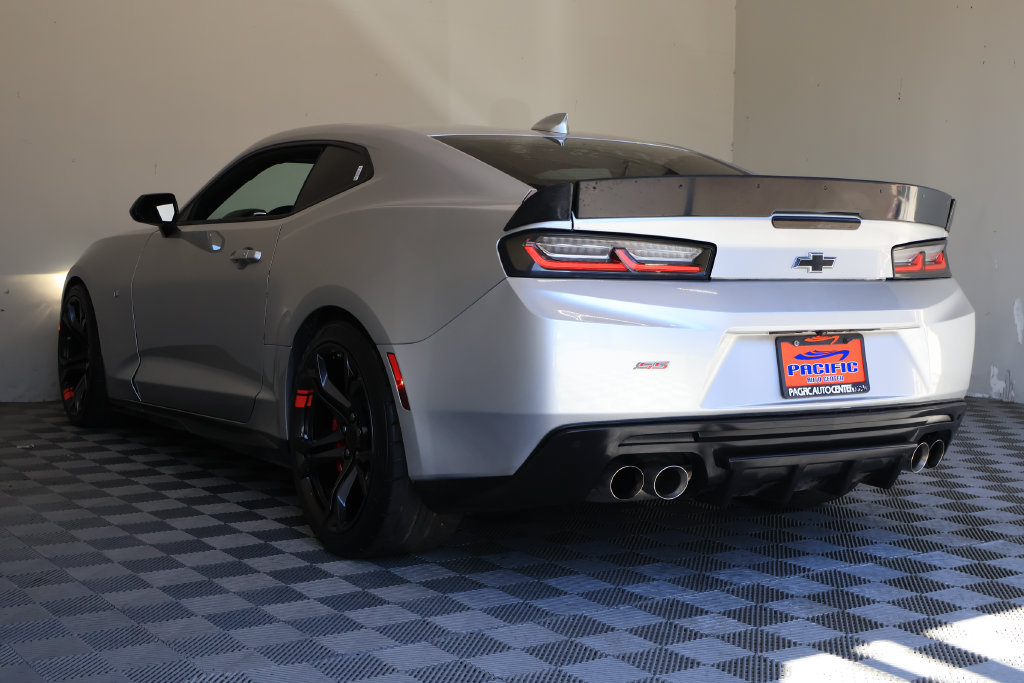 Used 2018 Chevrolet Camaro SS RWD image 14