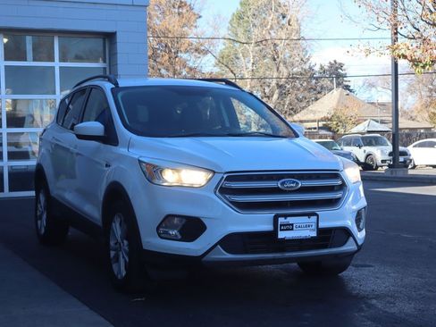 Used 2017 Ford Escape SE w/ Equipment Group 201A image 7