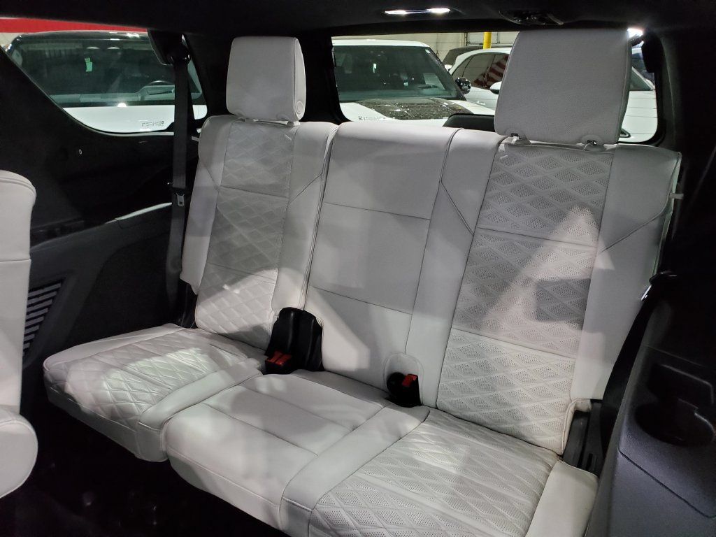 Used 2025 Cadillac Escalade Sport Platinum w/ LPO, Floor Liner Package AWD/4WD image 28