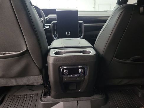 Used 2025 GMC Yukon XL AT4 w/ AT4 Premium Plus Package image 24