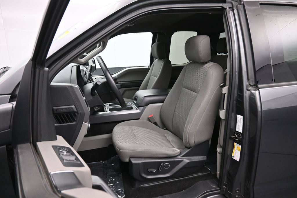 Used 2018 Ford F150 XLT w/ Equipment Group 302A Luxury AWD/4WD image 21