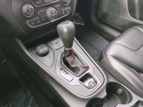 Certified 2019 Jeep Cherokee Trailhawk w/ Cold Weather Group image 32