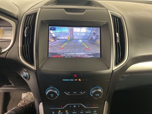Used 2020 Ford Edge SEL w/ Cold Weather Package image 19