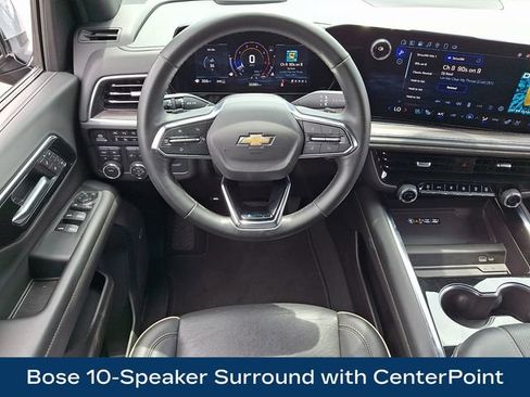 Used 2025 Chevrolet Suburban Premier AWD/4WD image 3