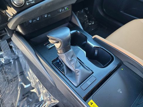 Used 2025 Lexus ES 350 w/ Premium Package FWD image 14
