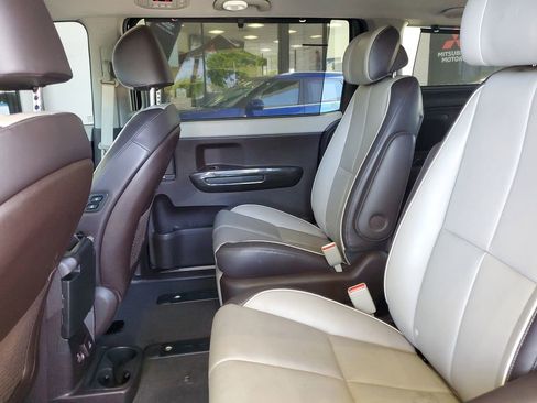 Used 2018 Kia Sedona SX Limited w/ SX Limited Prestige Package FWD image 16