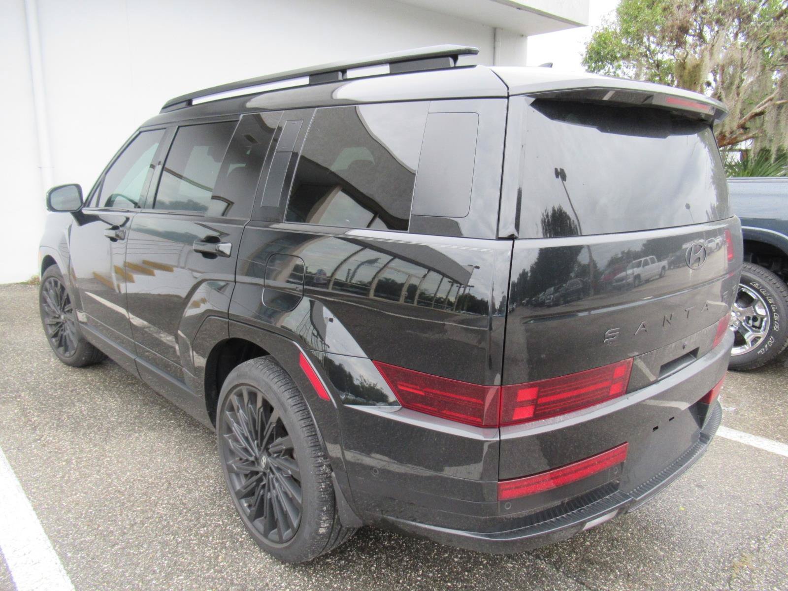 Used 2024 Hyundai Santa Fe Calligraphy FWD image 3