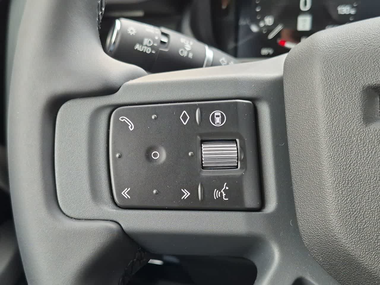 New 2026 Land Rover Defender 110 X-Dynamic SE AWD/4WD image 26