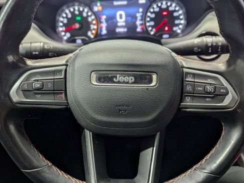 Certified 2022 Jeep Compass Limited image 4