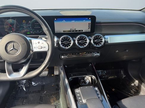 Used 2023 Mercedes-Benz EQB 300 4MATIC image 11