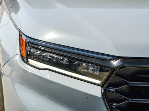 Used 2025 Honda Pilot Black Edition image 10